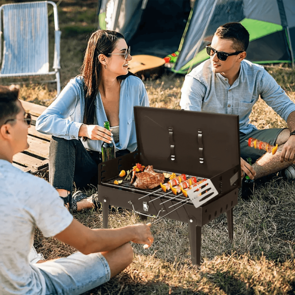 BBQ PORTATIL CON UTENCILIOS